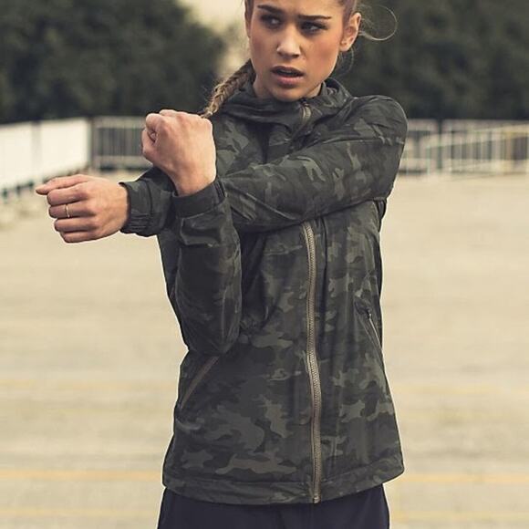 🦄 RARE Lululemon Rise & Shine Jacket II Savasana Camo Fatigue Green 8 - Picture 2 of 7